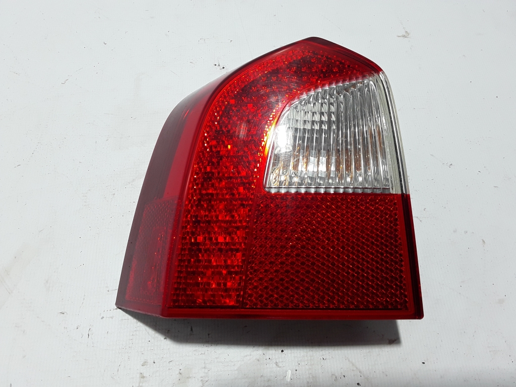 Used VOLVO XC70 Rear corner lamp 31276839
