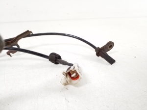 TOYOTA Yaris (2005–2011) ABS-Sensor vorne 89542-0D020 - 2