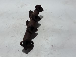  Exhaust manifold 