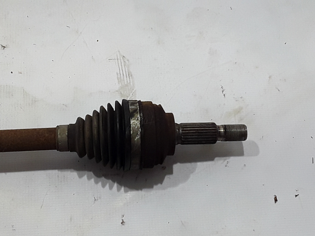 RENAULT Clio 4 generation (2012-2020) Front Right Driveshaft 391009101R 22452806