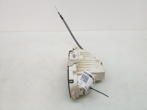   Aizmugurējo durvju slēdzene  - A2217302735 