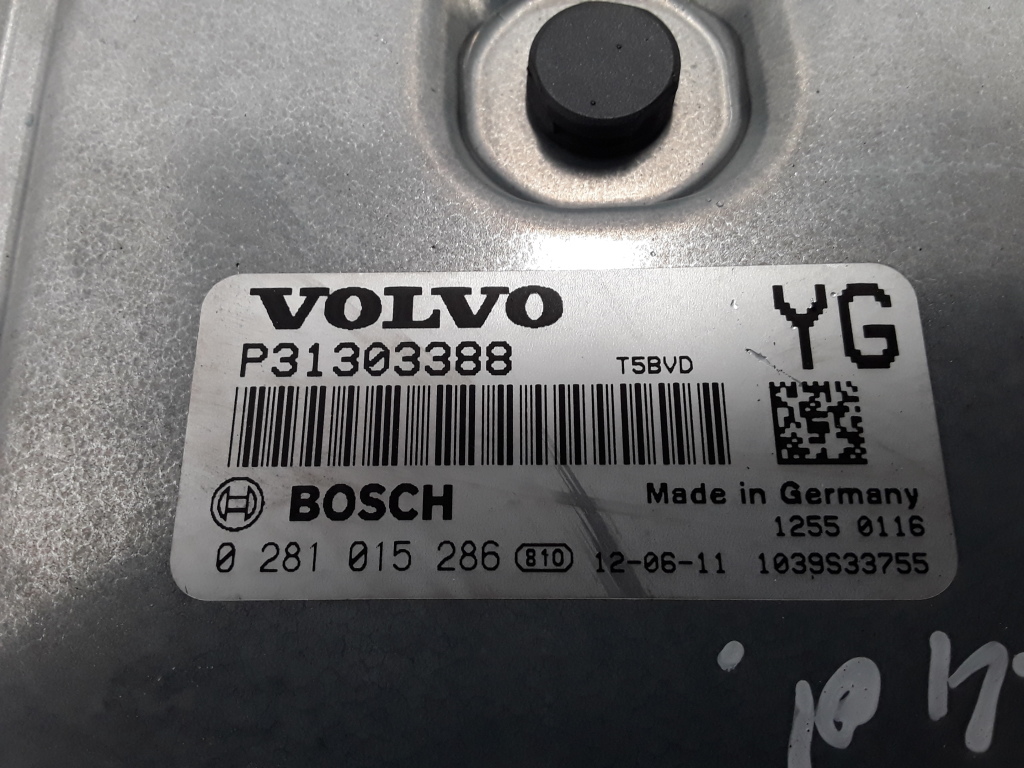 VOLVO C70 2 generation (2005-2013) Calculateur d'unité de commande du moteur P31303388 22299480