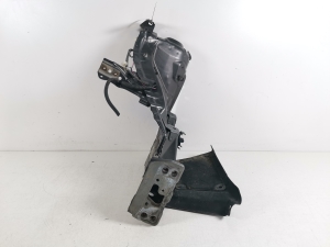 Front outrigger - 