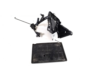 TOYOTA Urban Cruiser (2009–2017) Battery holder 74410-52020 - 4