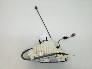   Aizmugurējo durvju slēdzene  - A2217302735 