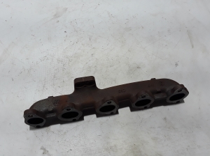   Exhaust manifold 