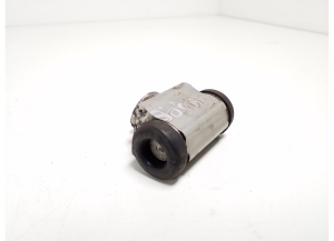 TOYOTA Yaris (2005–2011) Tagumine pidurisilinder 47550-09101 - 2