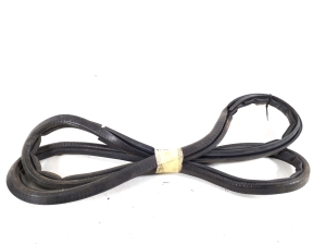 TOYOTA Previa (2000–2006) Rear quarter glass seal 62743-28040 - 2