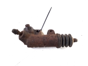 TOYOTA Previa (2000–2006) Clutch slave cylinder 31470-32022 - 2