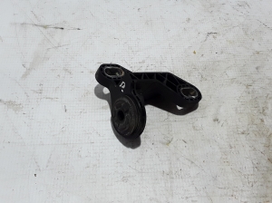   Radiator bracket  - 215149414R 