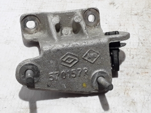  Engine holder 