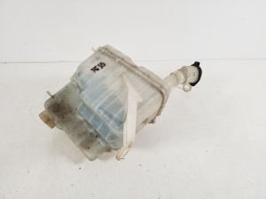  Windscreen washer tank front 