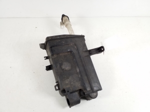  Windscreen washer tank front 