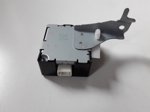  Trunk lid control module 