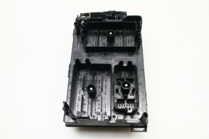 Opel Astra J (2009–2017) Kaitsmekarbi korpus kapoti all 13302309 - 4