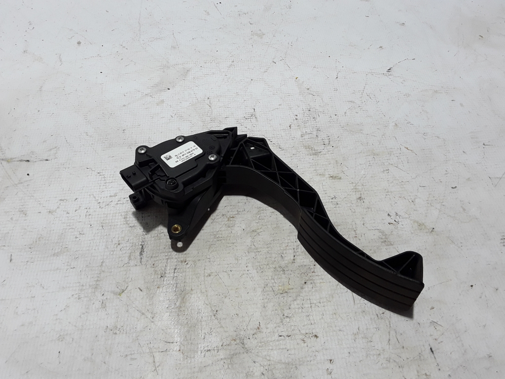 RENAULT Twingo 3 generation (2014-2023) Throttle Pedal 180023357R 22452951