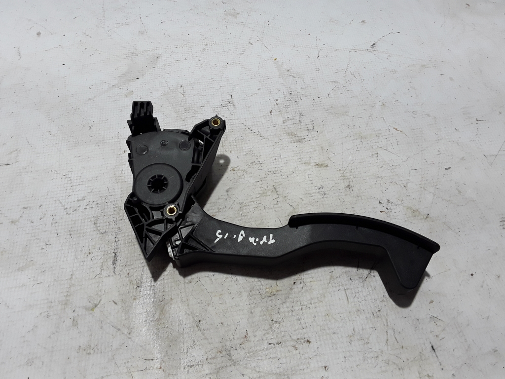 RENAULT Twingo 3 generation (2014-2023) Throttle Pedal 180023357R 22452951