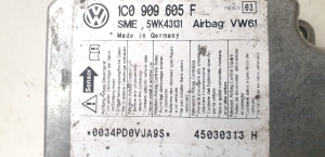 Volkswagen Transporter T5 (2003–2015) Turvapadja moodul 1C0 909 605 F - 2