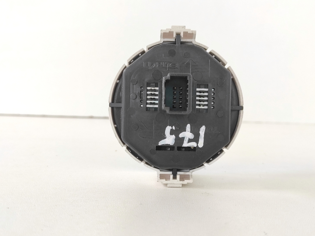 TOYOTA Yaris 3 generation (2010-2019) кнопка опасности 83950-0D050 21091871