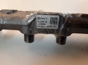 Volkswagen Tiguan (2017–2026) Kõrgsurve kütusetoru 04L089G - 2