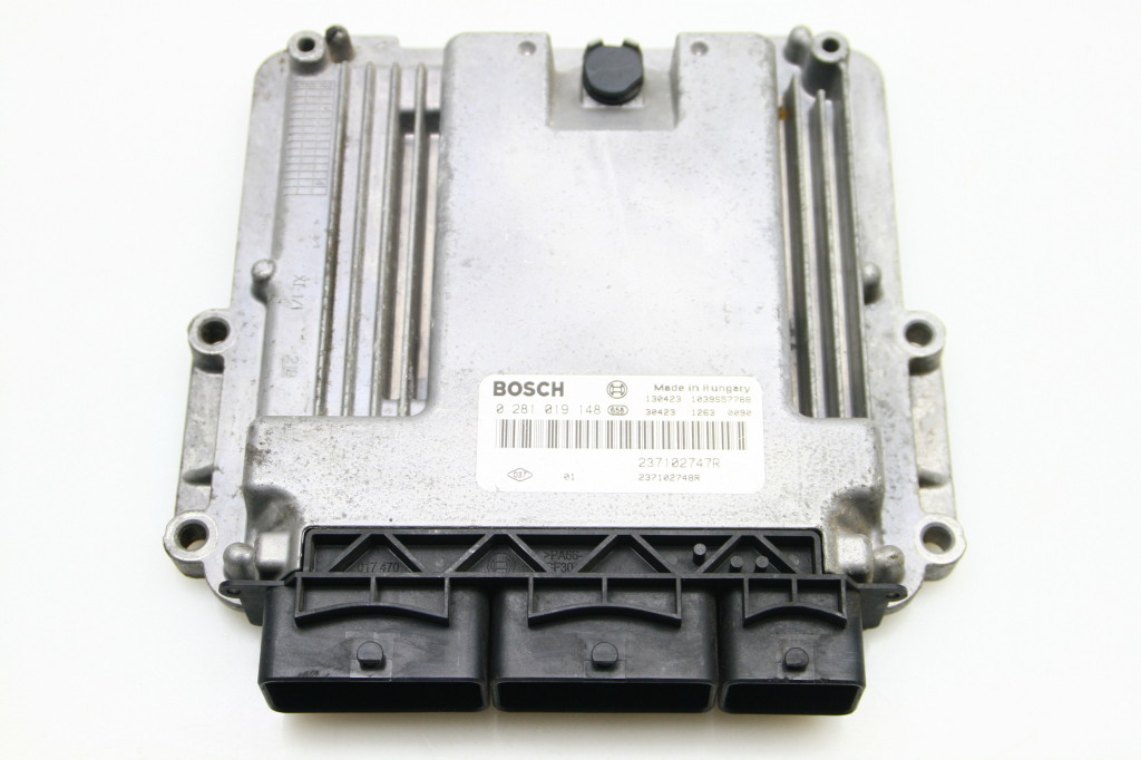 RENAULT Clio 4 generation (2012-2020) Moottorin ohjausyksikkö ECU 237102747R 24472271