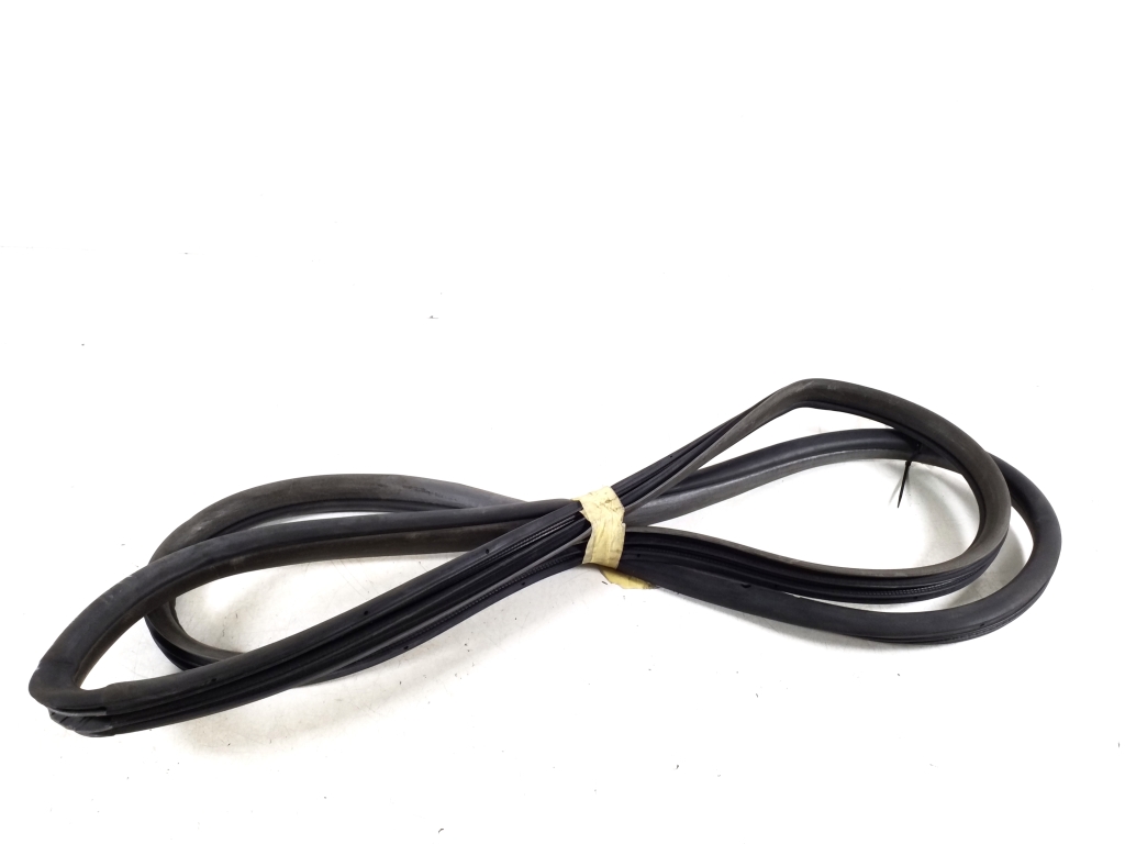 TOYOTA RAV 4 A2 (2000–2005) Tagumise küljeukse tihenduskumm 62331-42010 TOYOTA RAV 4 A2 (2000–2005) Tagumise küljeukse tihenduskumm 62331-42010