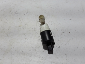 Peugeot 2008 P24 (2019–2026) Front windshield washer pump - 3