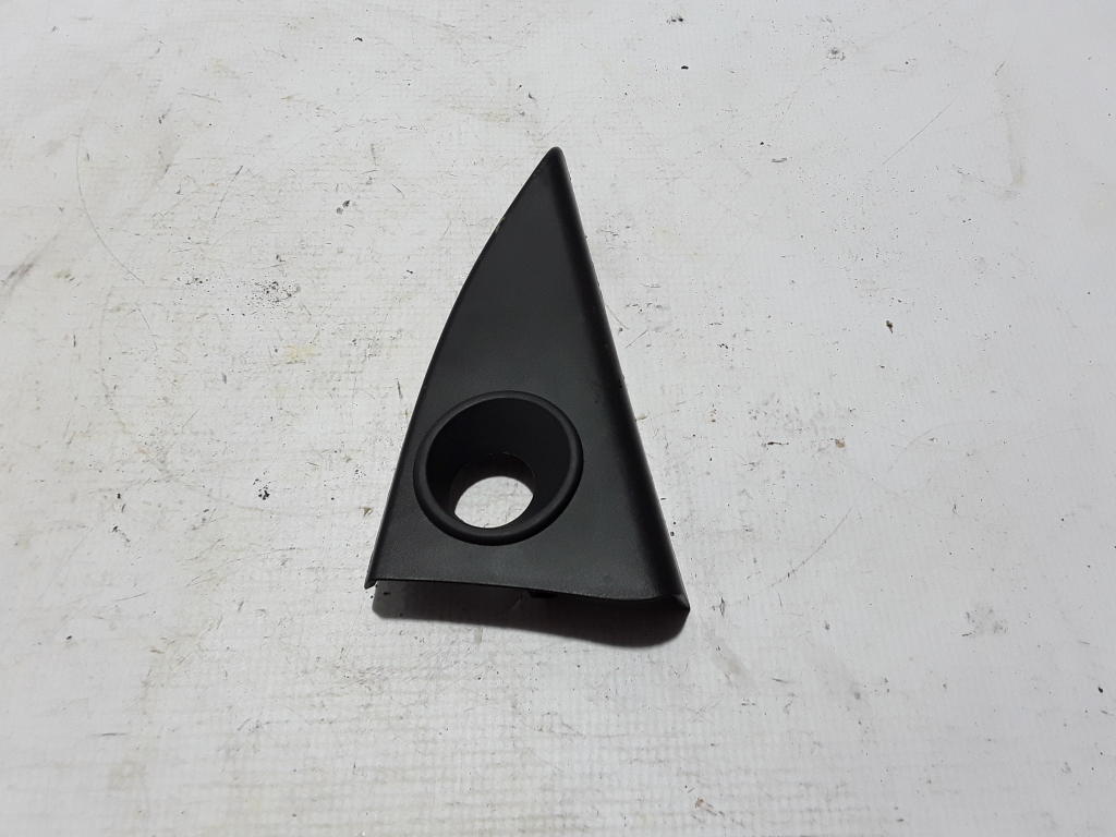 RENAULT Twingo III (2014–2026) Mirror triangle trim 802926637R RENAULT Twingo III (2014–2026) Mirror triangle trim 802926637R