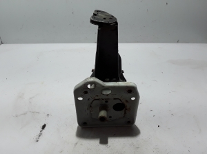 VOLVO XC70 (2007–2016) Front outrigger 31333208 - 2