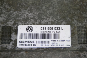 Volkswagen Polo IV (2001–2009) Motorsteuergerät 03E906033L - 3