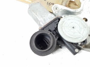 TOYOTA RAV 4 A2 (2000–2005) Aizmugurējo sānu durvju logu pacēlājs un tā detaļas - 2