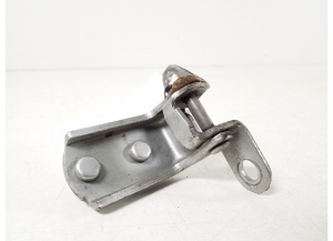 Rear side door lower hinge - 68770-12100