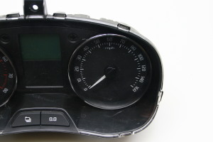 Skoda Fabia MK 2 (2007–2014) Instrument cluster 5J0920911E - 2
