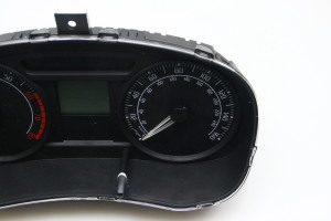 Skoda Fabia MK 2 (2007–2014) Instrument cluster 5J0920901B - 2