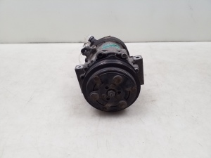   Air conditioner compressor 