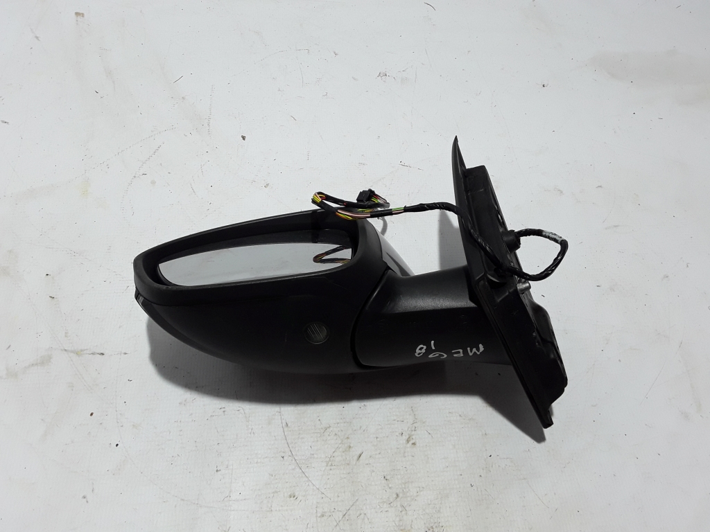 Used RENAULT Megane Side mirror and its details 963027851R