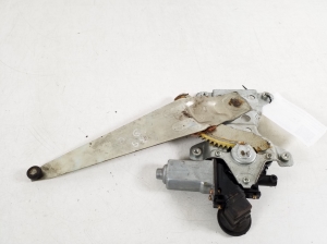 TOYOTA Corola Verso E12 (2001–2004) Aizmugurējo sānu durvju logu pacēlājs un tā detaļas - 2