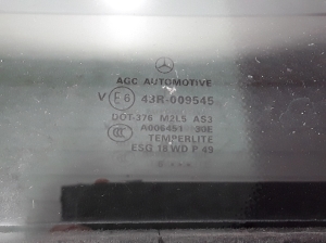 Mercedes Benz GLS 166 (2015–2019) Aizmugurējo sānu durvju trīsstūrveida stikls A1667300955 - 3