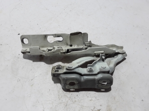  Engine cover hinge 