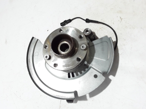 RENAULT Captur (2019–2026) Front wheel hub 400142443R - 3