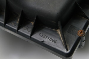 Opel Astra J (2009–2017) Luftfiltergehäuse 13311896 - 4