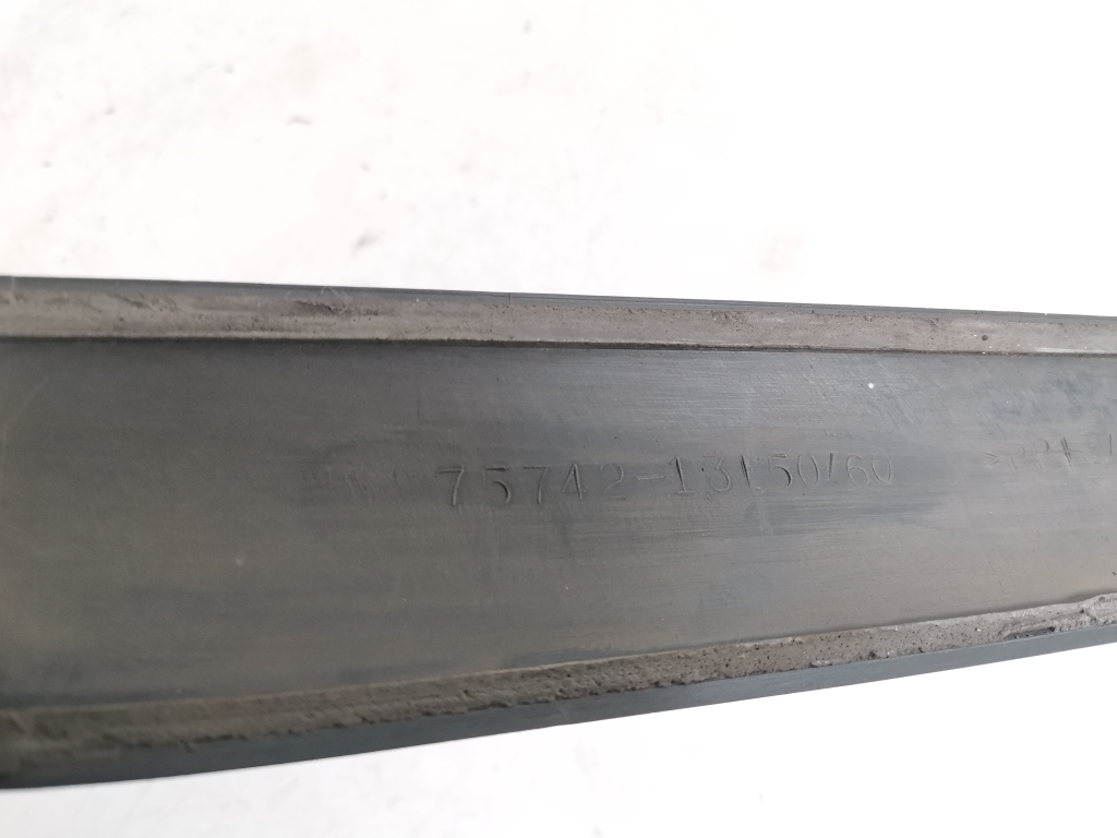 TOYOTA Corolla Verso 1 generation (2001-2009) Left Side Sliding Door Molding 75742-13150 21112904