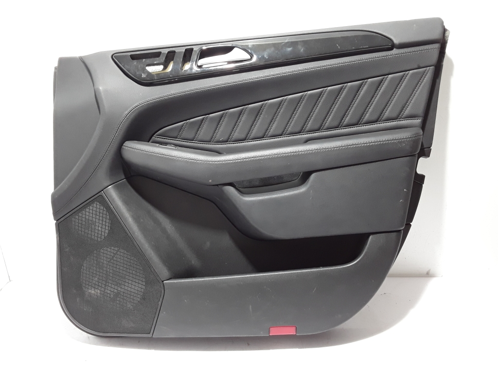 Mercedes Benz GLS 166 (2015–2019) Priekšējo durvju apšuvums A1667208601 Mercedes Benz GLS 166 (2015–2019) Priekšējo durvju apšuvums A1667208601
