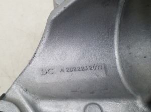 Mercedes Benz A-Class 177 (2018–2026) Esimese veovõlli kinnitus A2822232600 - 5