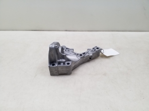 Mercedes Benz A-Class 177 (2018–2026) Esimese veovõlli kinnitus A2822232600 - 6