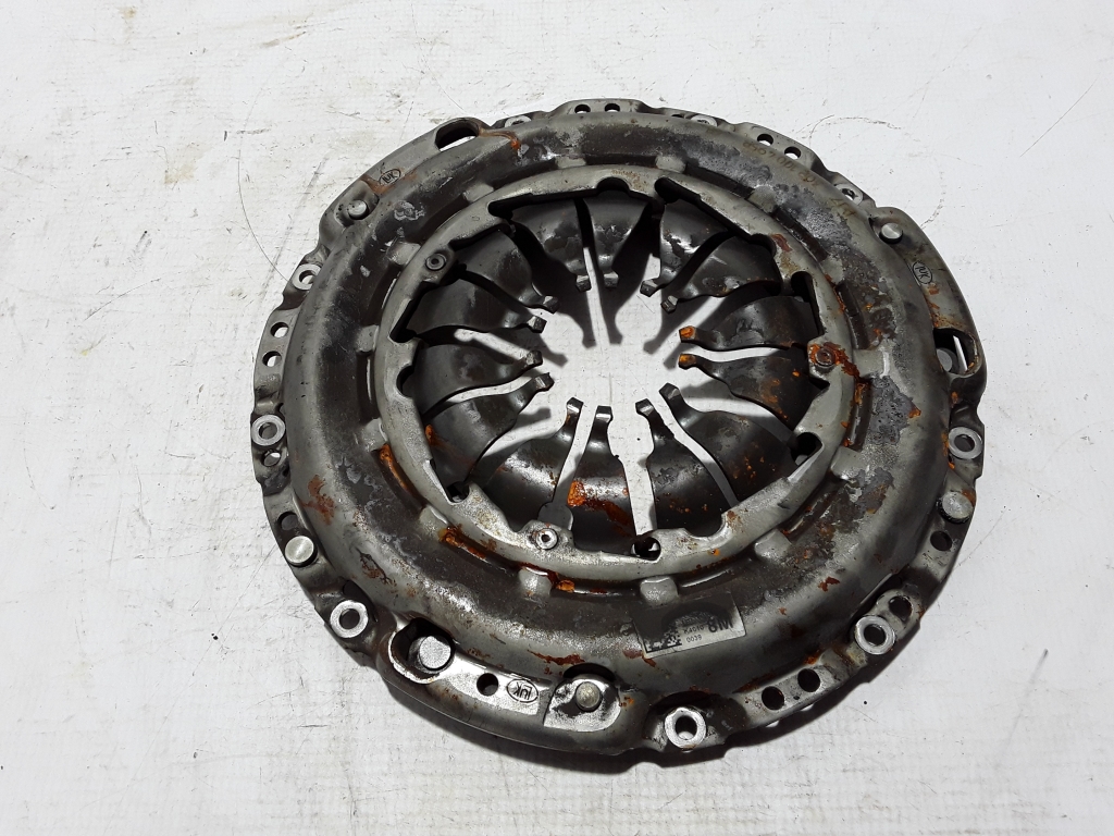 Used RENAULT Captur Clutch disc 302100495R