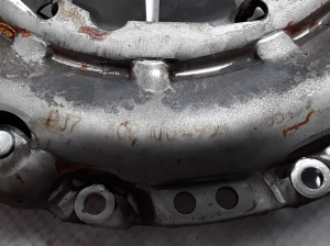 RENAULT Captur (2013–2019) Siduri surveplaat 302100495R - 3