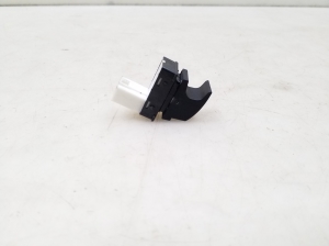 Skoda Superb (2008–2015) Rear side door window switch 5J0959855 - 3