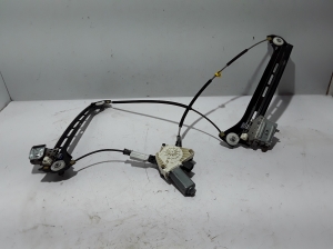 Mercedes Benz E-Class W207 (2009–2017) Front door window regulator A2077200146 - 3