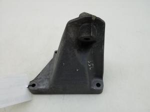  Engine holder 